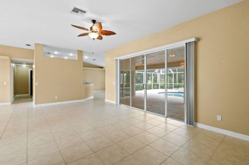 1698 Mockingbird Dr, Fort Pierce FL  34986-2045 exterior