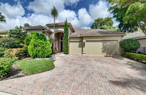 6735 Casa Grande Way, Delray Beach, FL 33446-2348