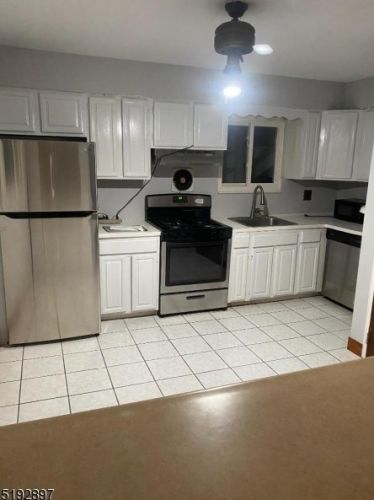 260 Everett Rd, Parsippany NJ  07054-2557 exterior