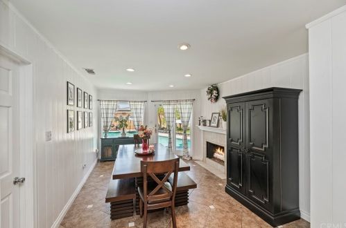 4875 Sunnyside Dr, Riverside CA  92506-2379 exterior