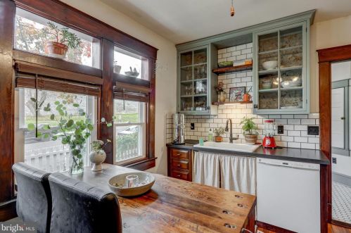 546 Orange St, Lancaster PA  17603-3669 exterior