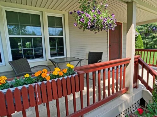 2505 Meadowview Dr, East Windsor, CT 06088-9124