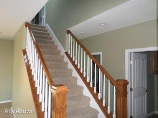 512 Stonedale Dr, Manhattan KS  66503-0325 exterior