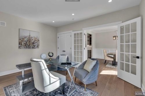 39 Pinehill Dr, Upper Saddle River NJ  07458-1927 exterior