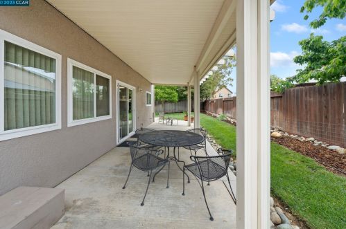 932 Anderson Cir, Woodland CA  95776-5100 exterior