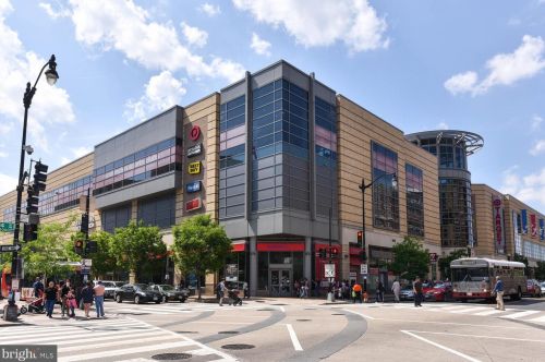 1012 Harvard St, Washington DC  20001-3939 exterior