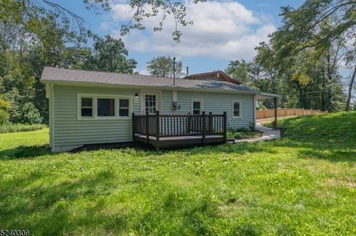 340 Lake View Dr, Fredon NJ  07860 exterior