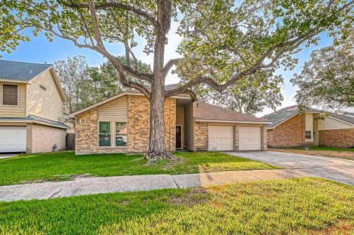 314 Enfield Dr, Highlands, TX 77562-4532