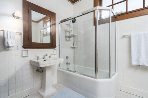 2359 Wahl Ave, Milwaukee WI 53211-3826 exterior