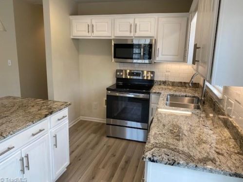 2109 Glenside Dr, Greensboro NC  27405-1611 exterior