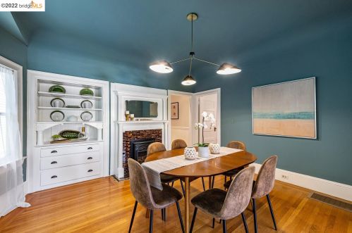 737 61st St, Oakland CA  94609-1207 exterior