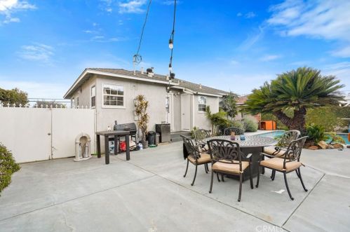 5023 Faust Ave, Lakewood CA  90713-1922 exterior