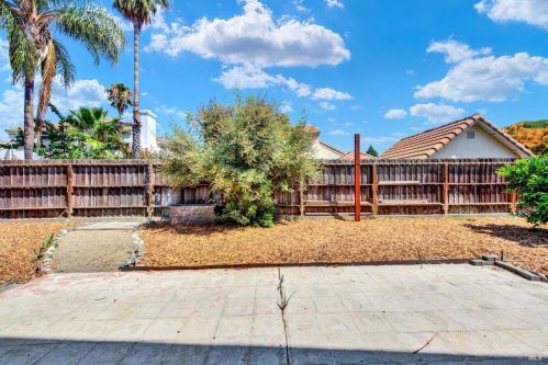 206 Donegal Ct, Vacaville CA  95688-9217 exterior