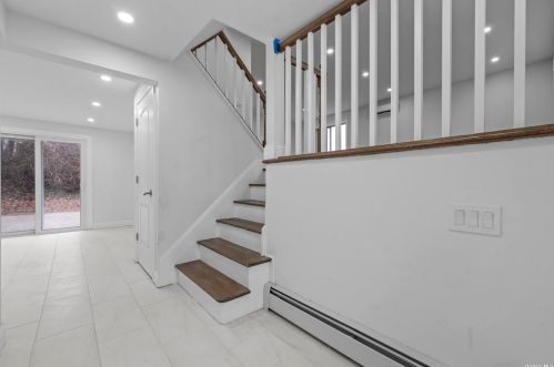 170 Cirrus Rd, Holbrook NY  11741-4407 exterior