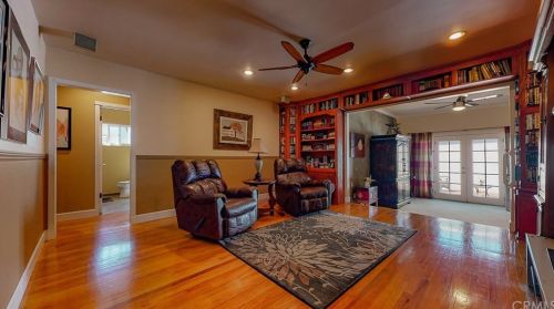 4459 Iroquois Ave, Lakewood, CA 90713-2727