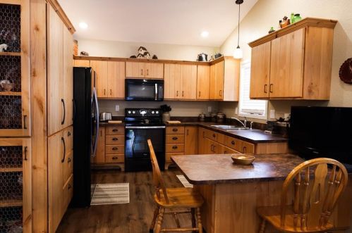 294 Babes Ln, Cameron, WI 54822-8523