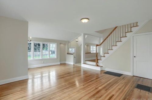 5 Hazel St, Norwalk CT  06851-3016 exterior