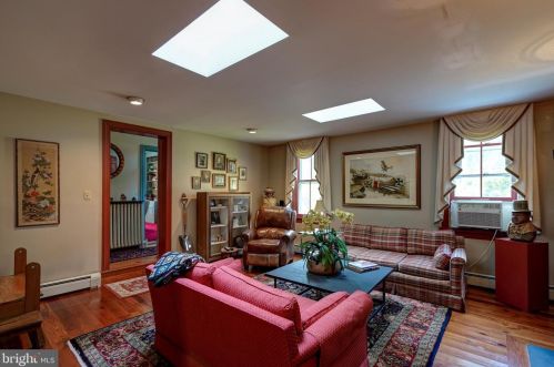 233 Union St, Kennett Sq PA  19348-3330 exterior