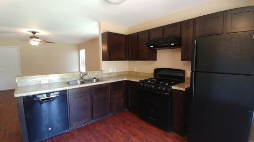244 Langely, Uhland, TX 78640-5493