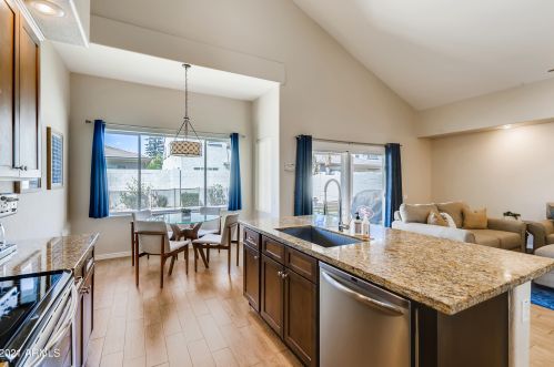 16234 1st Dr, Phoenix AZ 85021-5670 exterior