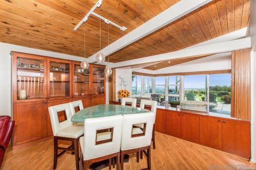 5022 Pacifica Dr, San Diego CA  92109-1502 exterior