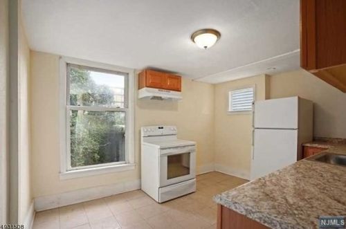 30 Linden Ave, East Orange NJ  07018-2826 exterior