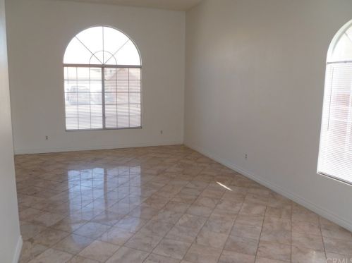 14559 Golden Trl, Victorville, CA 92392-6147