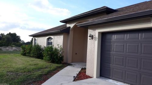 4216 33rd St, Lehigh Acres, FL 33976-4135