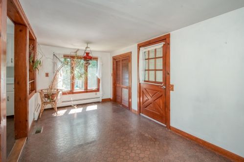 6 Orlando St, Nashua NH 03064-2540 exterior