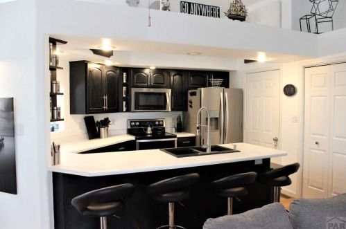 6 White Dove Ct, Pueblo, CO 81001-1871