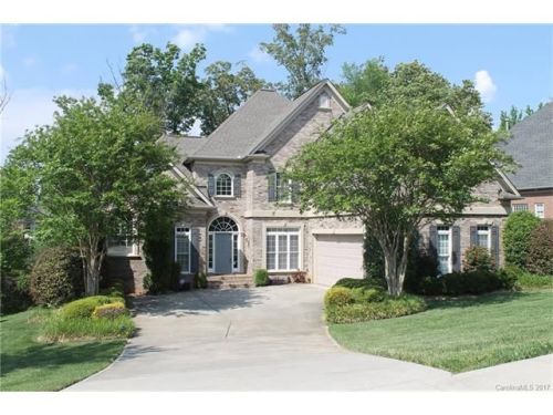 8947 Landsdowne Ave, Harrisburg, NC 28075-9691