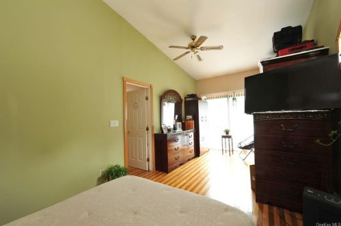 5 Maurice Ave, Crotonville NY  10562-5204 exterior