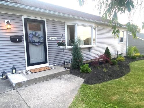 14 Salem Dr, Providence RI  02904-5217 exterior