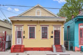 3065 Chartres St, New Orleans LA  70117-6708 exterior