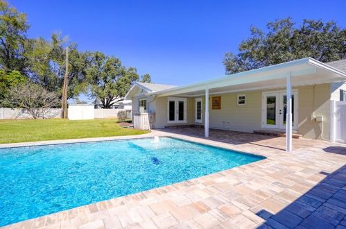 101 Lake Link Cir, Winter Haven, FL 33884-1047