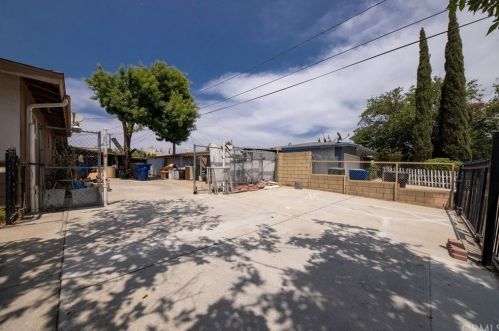 7771 Wells Ave, Riverside CA  92503-2568 exterior