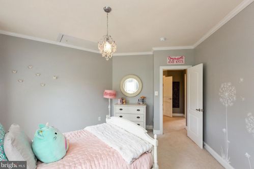 19277 Crk Fld Cir, Leesburg VA  20176-1621 exterior