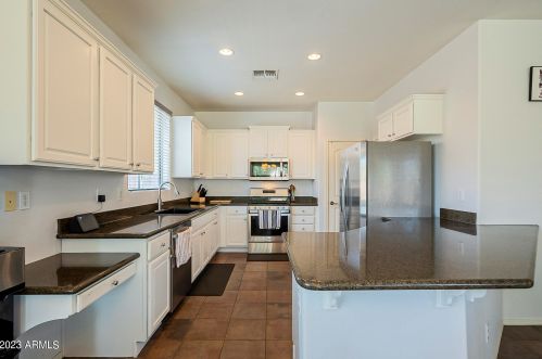 2118 Glacier Pl, Chandler AZ 85249-5545 exterior