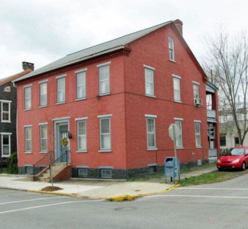 930 Washington St, Huntingdon PA  16652-1450 exterior