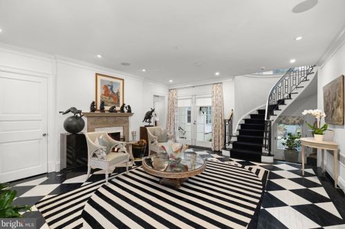 3210 R St, Washington DC  20024-3419 exterior