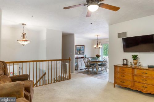 65 Woodland Dr, Shrewsbury PA  17361-1233 exterior