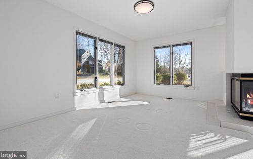 12015 Walnut Branch Rd, Herndon VA  20194-5616 exterior