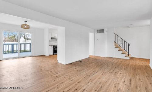 828 Burnt Tavern Rd, Bricktown NJ  08724-2540 exterior