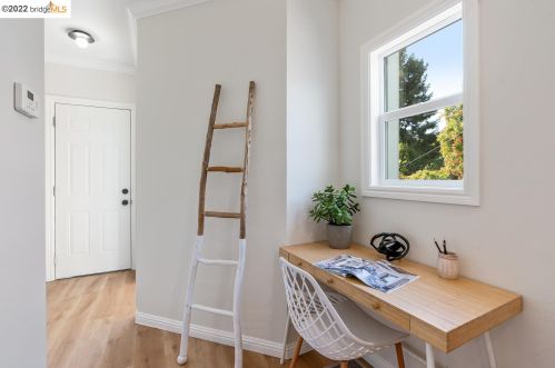 5937 Fremont St, Oakland CA 94608-2217 exterior