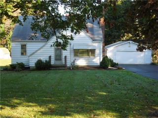 945 Robinson Ave, Barb, OH 44203-3730