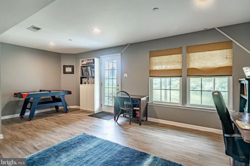 155 Fawn Dr, Gilbertsville PA  19525-8103 exterior