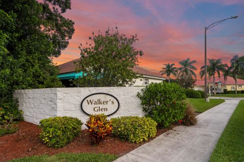 2585 45th Ct, Vero Beach, FL 32966-2087