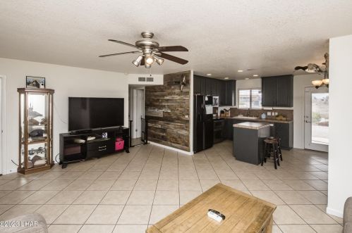 2400 Tigertail Dr, Lake Havasu City AZ  86403-4975 exterior