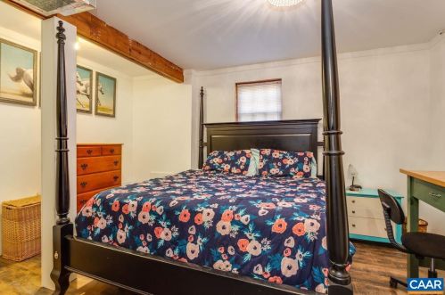 374 Shr Rd, Bybee VA  22963-5236 exterior