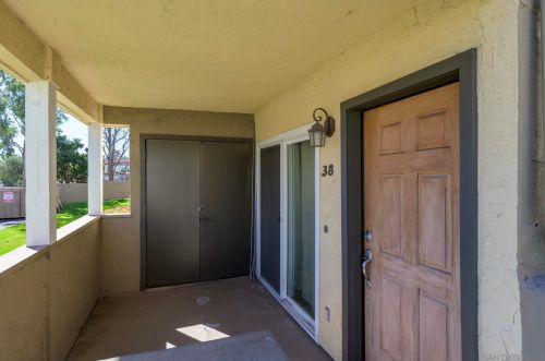 5022 Los Morros Way, Oceanside, CA 92057-3733